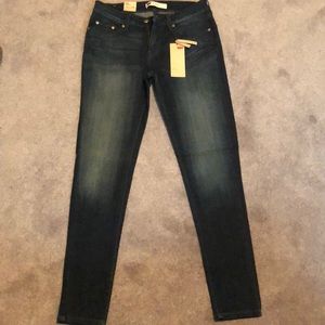 Levi’s 535 Legging, dark wash, size 9M